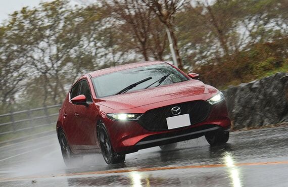 【窓撥水】お得にきれいに！雨のドライブも楽しくなる！？お車の撥水コートならFAB RIDEにお任せ下さい。横浜市都筑区