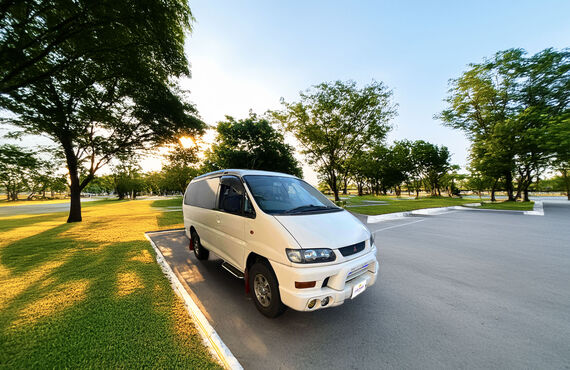 三菱 デリカスペースギア買取強化中！カスタム車大歓迎！下取り買い替えもOK！無料出張査定は横浜・横須賀・鎌倉・藤沢・茅ヶ崎・寒川・相模原・厚木・海老名・小田原・南足柄など神奈川県全域と町田・府中・練馬・渋谷・世田谷・品川・目黒・大田・新宿・足立など東京都全域に対応！弊社姉妹店「煌雅楼」と連携し、千葉県・埼玉県もカバー！10万km以上や修復歴ありのおクルマも買取価格ご相談くださいませ｜中古車買取専門店FAB RIDE